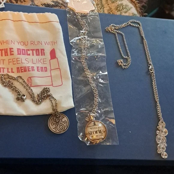 3 Doctor Who necklace set trio pouch Dr quote silver tone - Picture 1 of 6